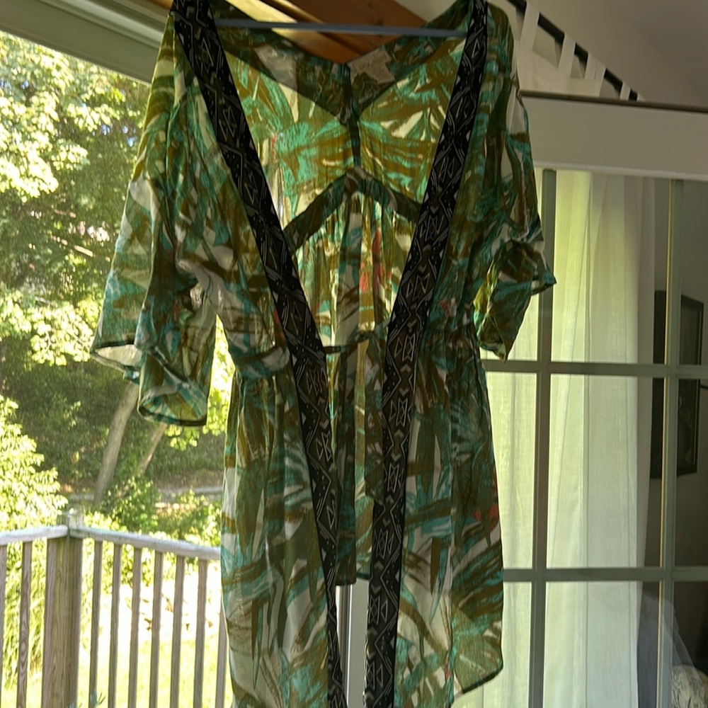 Pretty Nalini top- one size